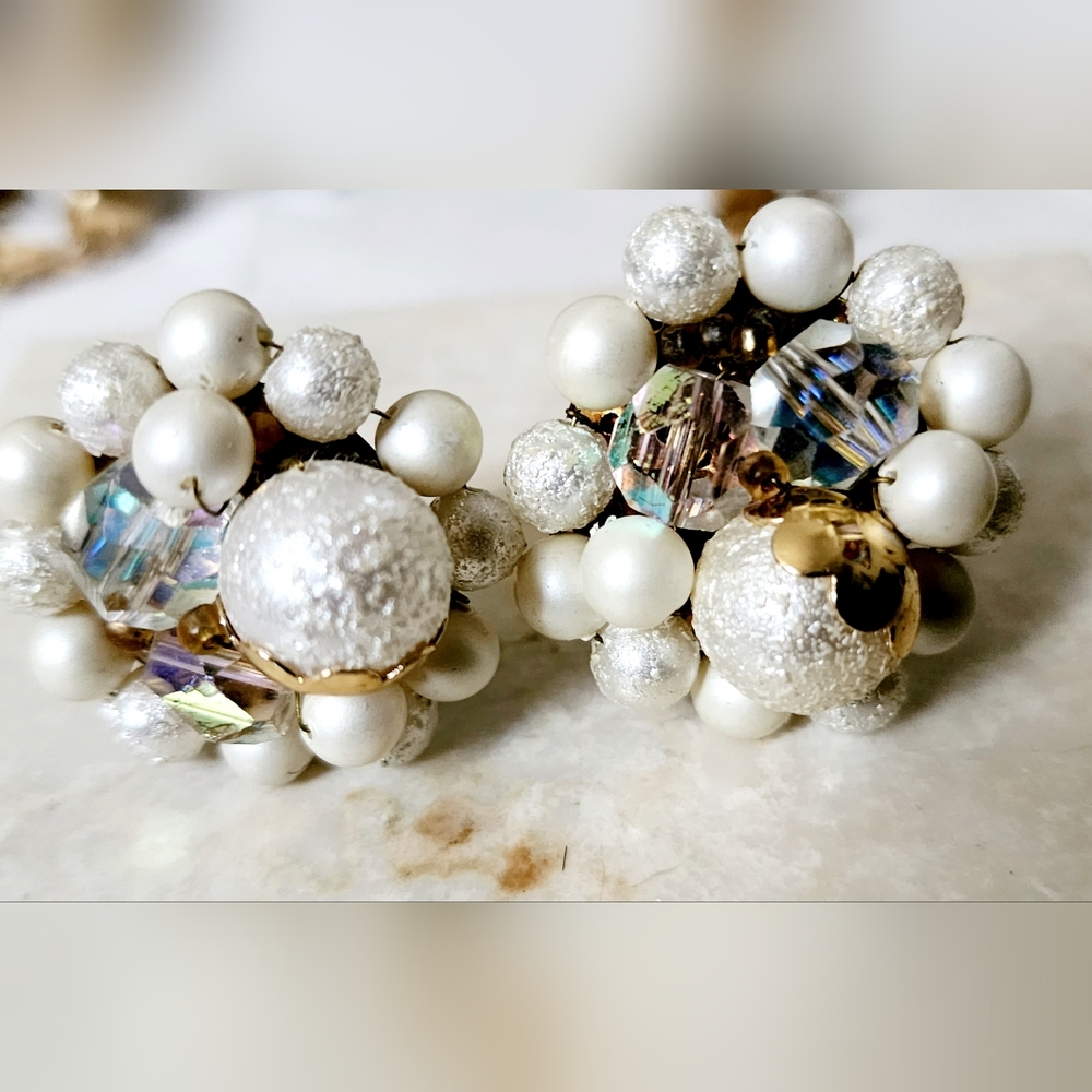 Vintage gorgeous Tara white frosted gold drip cluster beaded clip on earrings
